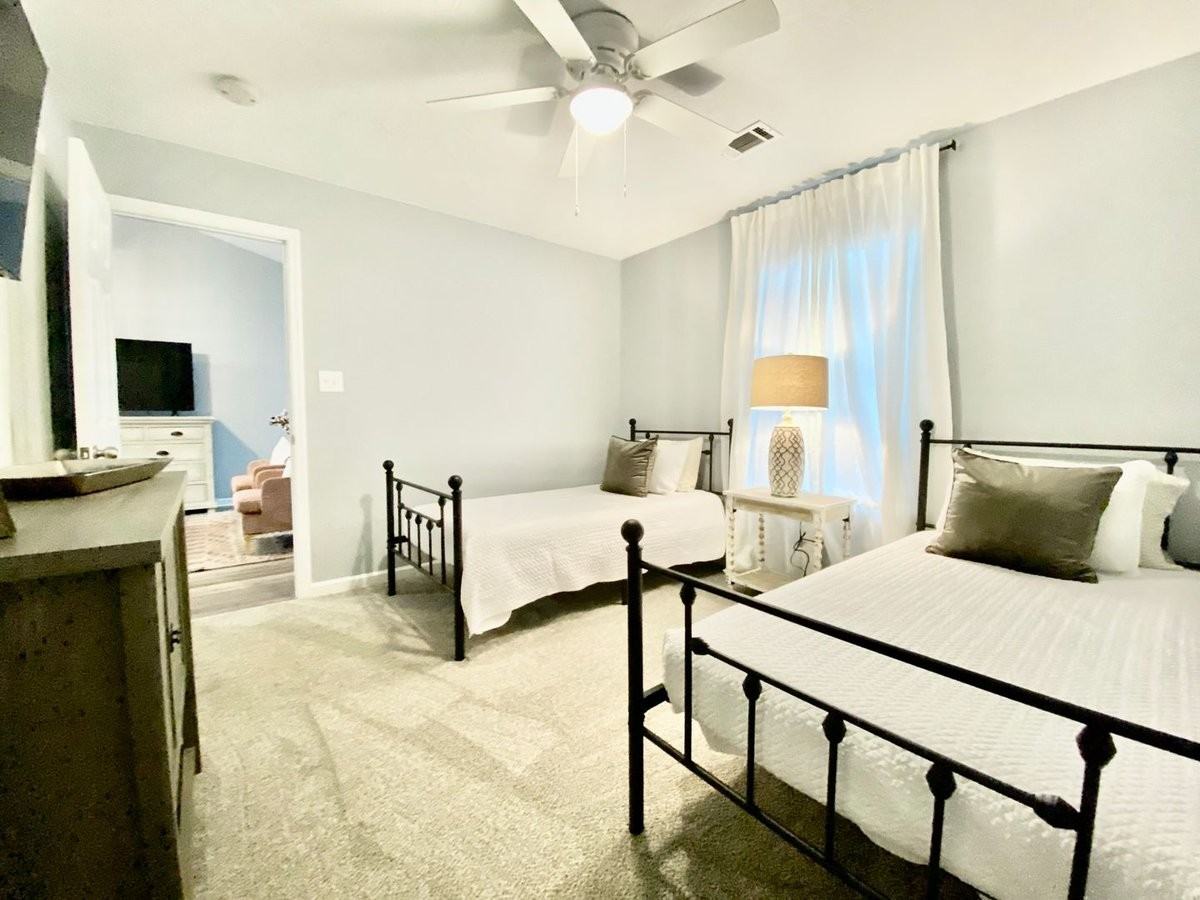 645 Brook Trl - Photo 3 of 19