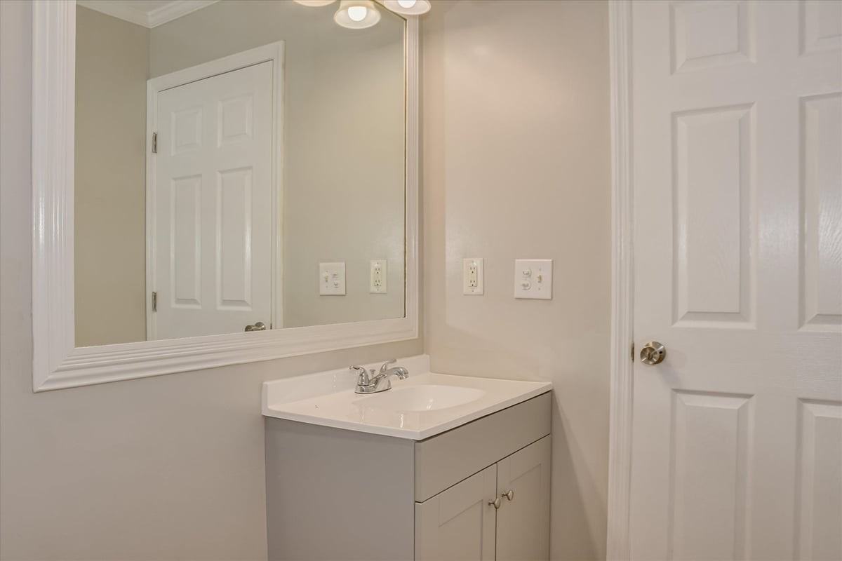 746 Hamilton Rd - Photo 5 of 33