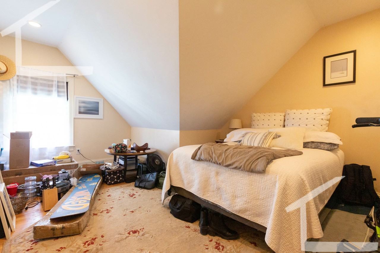 27 Lothrop St #2 - Photo 3 of 13