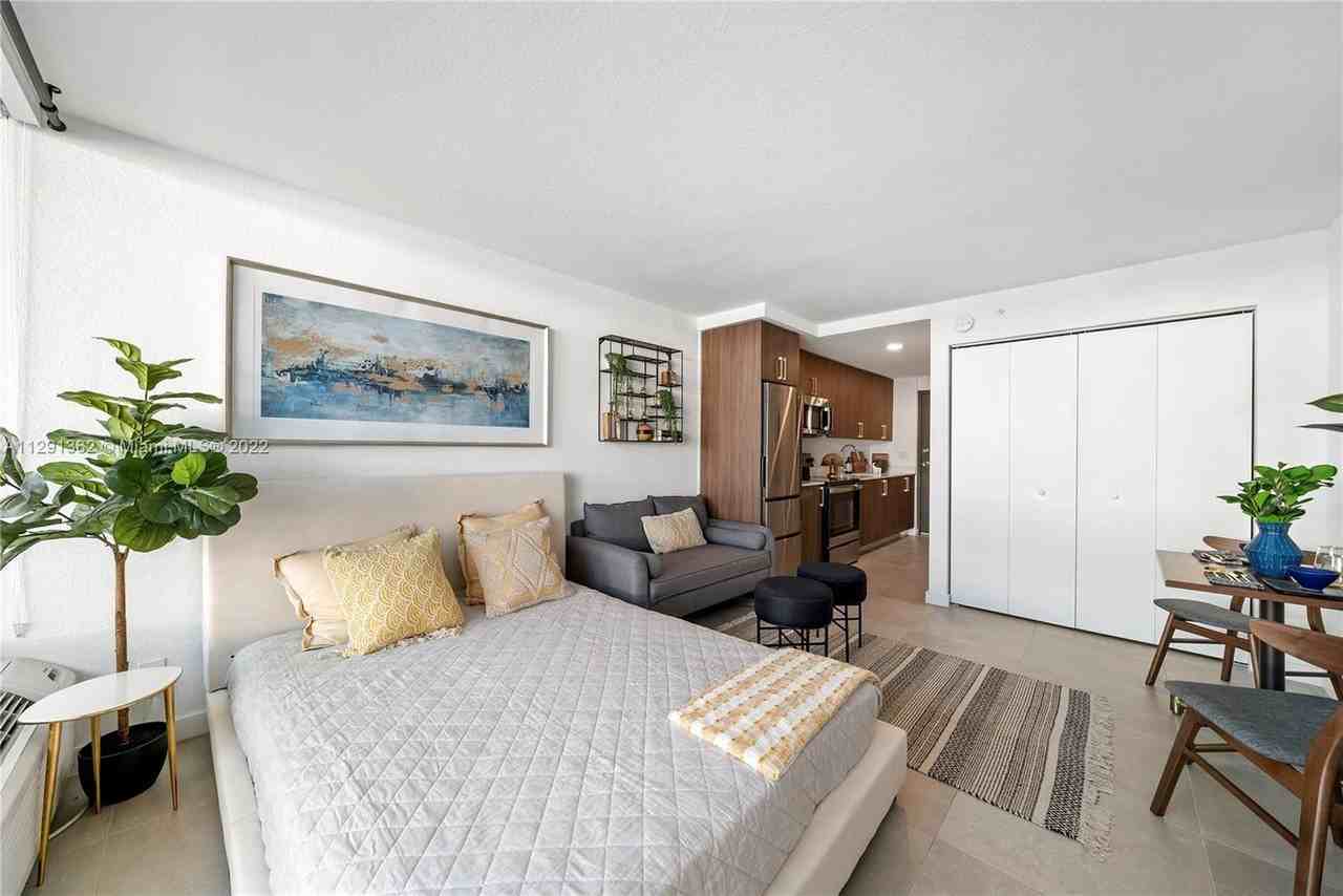 W 42nd St #239 - Photo 3 of 8