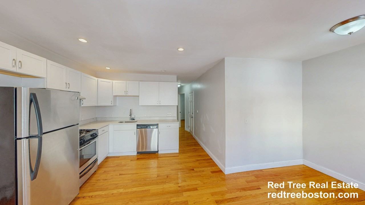 67 Marion St #2 - Photo 3 of 15