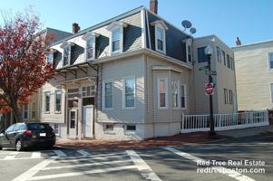 featured image of 65 Putnam St #1