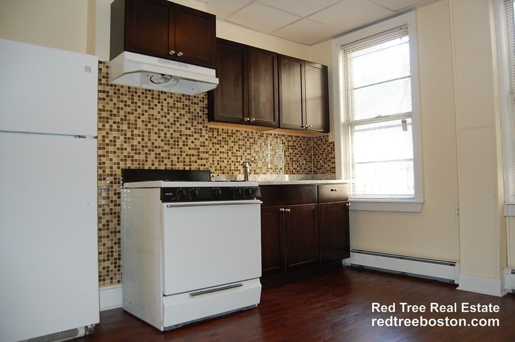 65 Putnam St #1 - Photo 4 of 9