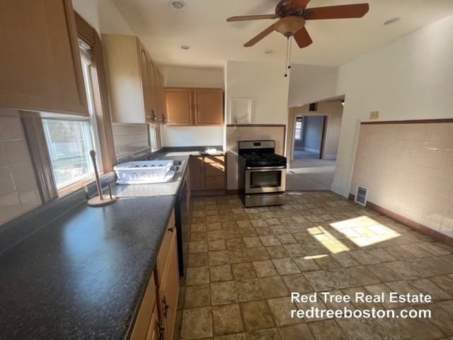 55 Kenmere Rd #55 - Photo 5 of 20