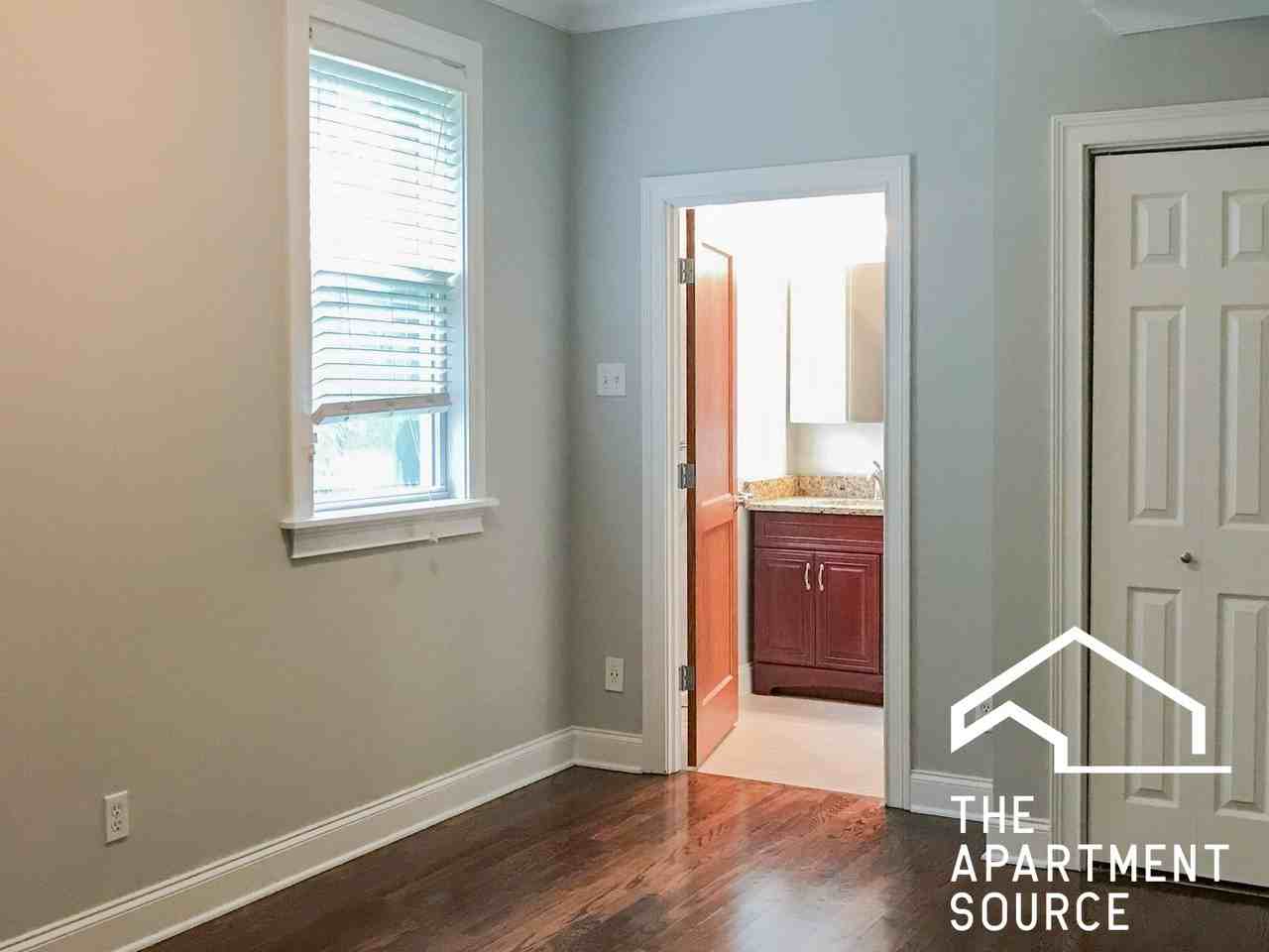 4836 N Paulina St #G - Photo 2 of 6