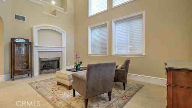 2009 Elm Ave - Photo 3 of 8