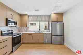22B 6th St #18 - Photo 4 of 8