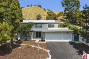 featured image of 3062 Arrowhead Dr