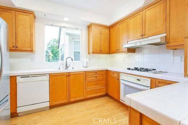 33 Visalia - Photo 5 of 6