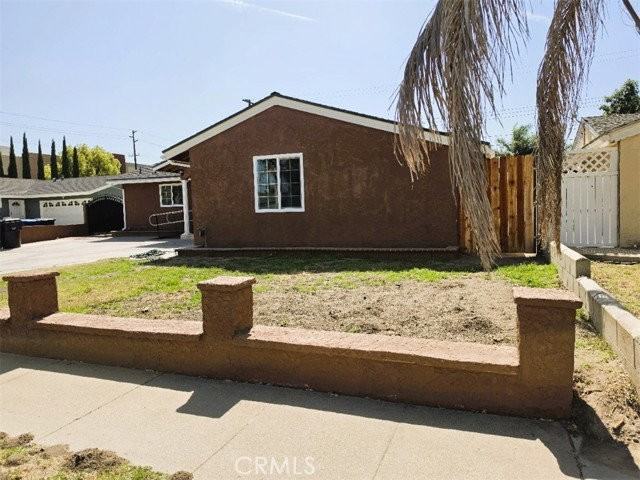 10451 Whirlaway St - Photo 2 of 8