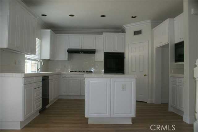 29 Hollinwood - Photo 2 of 5
