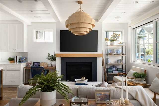 400 40th St - Photo 4 of 8