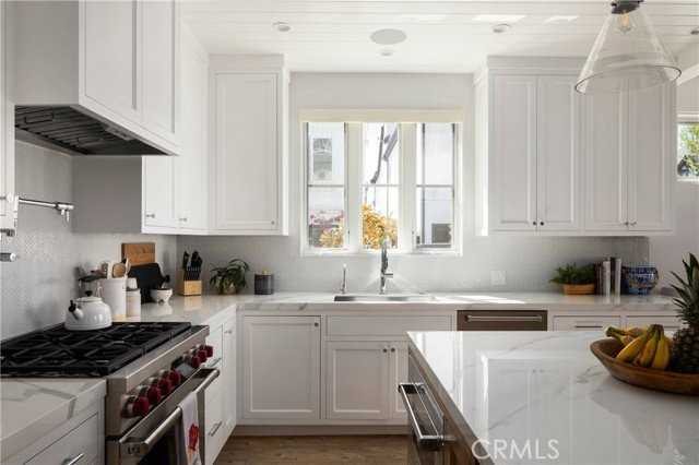400 40th St - Photo 5 of 8