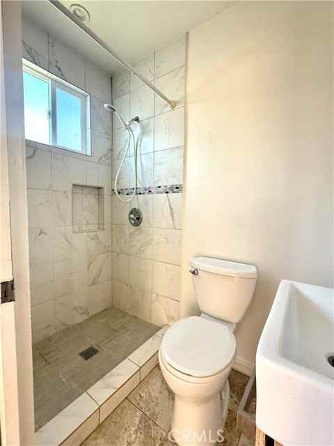 6517 White Oak Ave - Photo 4 of 6