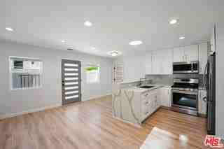 10726 Aqua Vista St - Photo 2 of 8