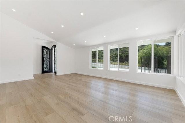 4316 Topanga Canyon Blvd - Photo 4 of 8