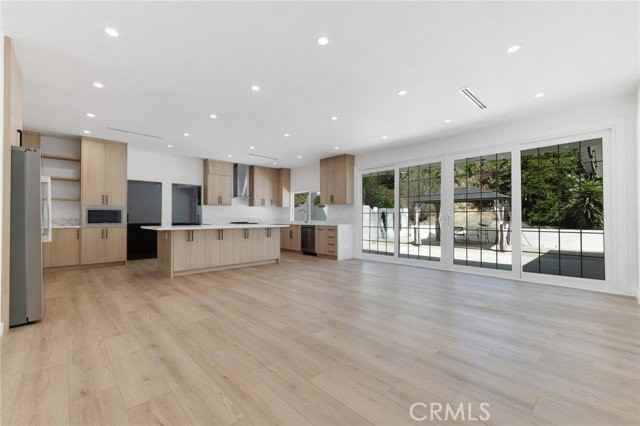 4316 Topanga Canyon Blvd - Photo 6 of 8