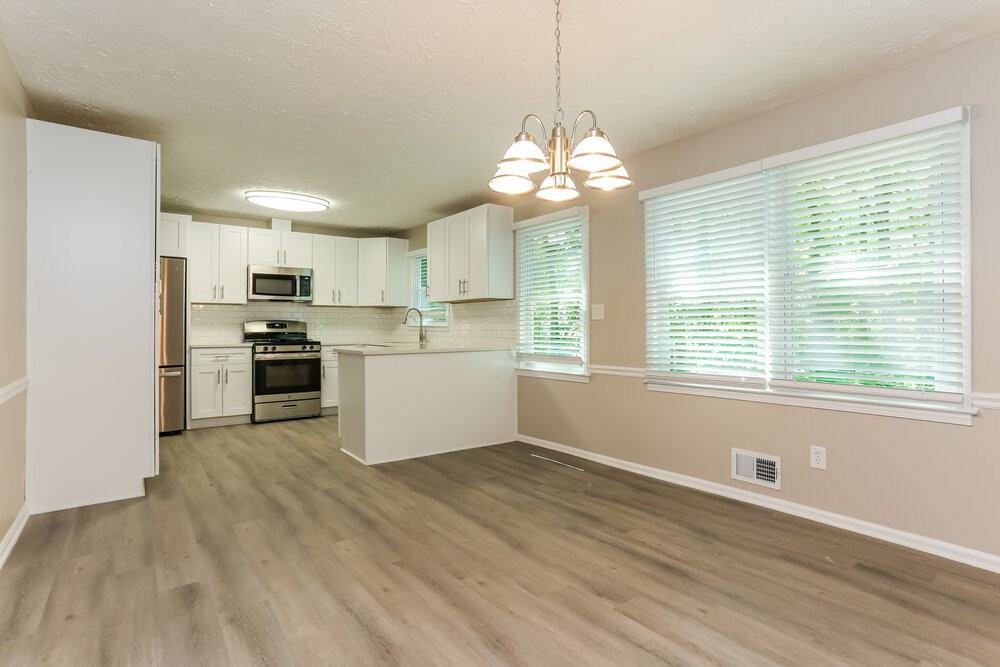 275 Oak St - Photo 6 of 18