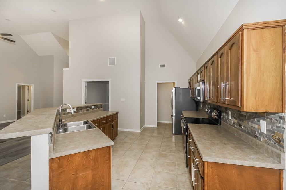 11662 Underwood Dr - Photo 7 of 16