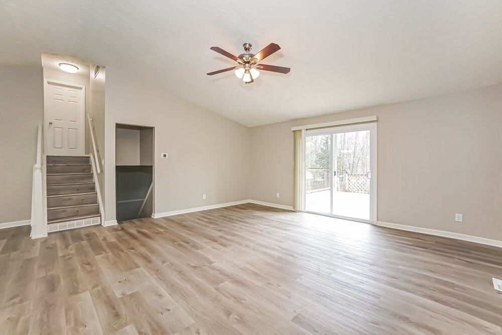 1531 Creekside Ln - Photo 7 of 18