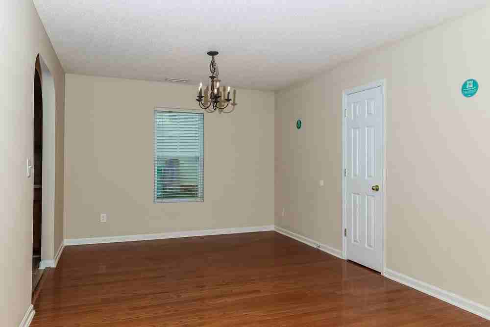 51 Valleyfield Dr - Photo 5 of 21