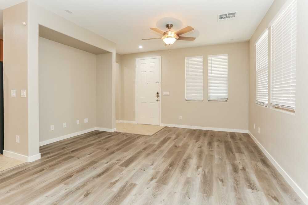 10813 Cape Shore Ave - Photo 5 of 17