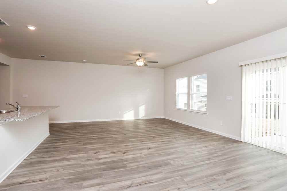 1157 Sunny Lake Dr - Photo 6 of 17