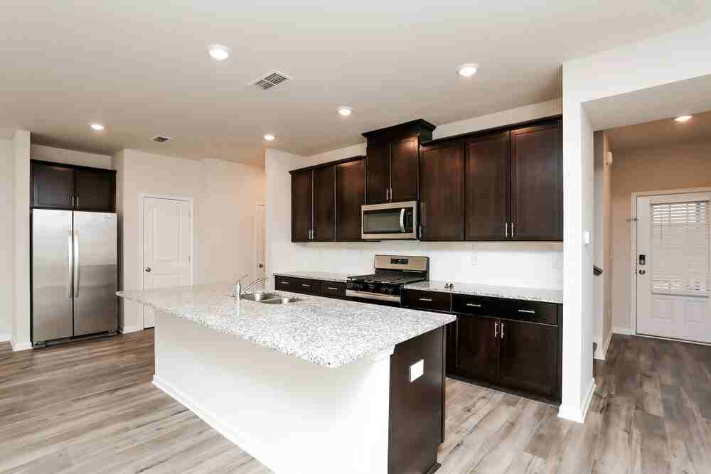 1157 Sunny Lake Dr - Photo 7 of 17