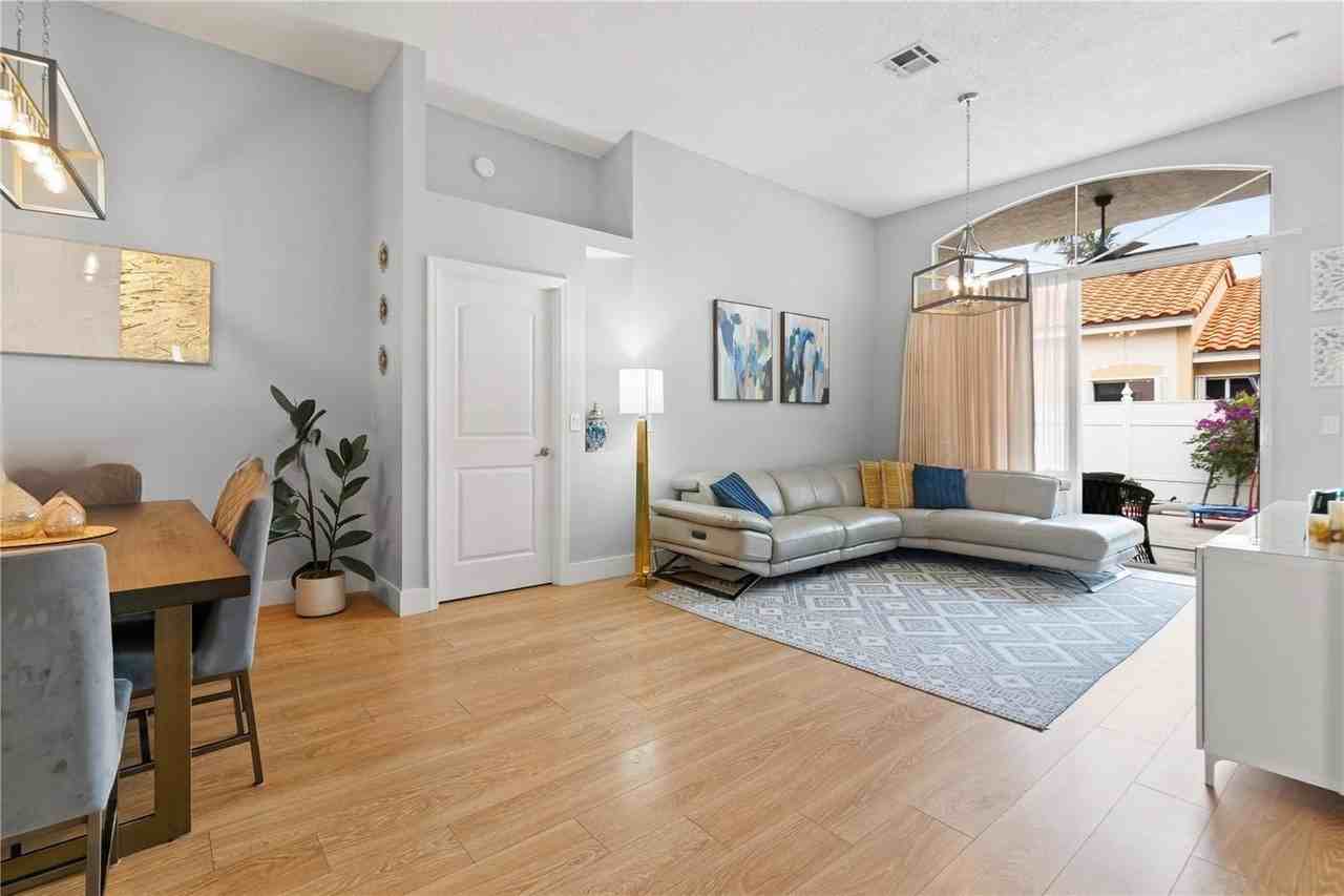 17851 Nw 19th St - Photo 4 of 8