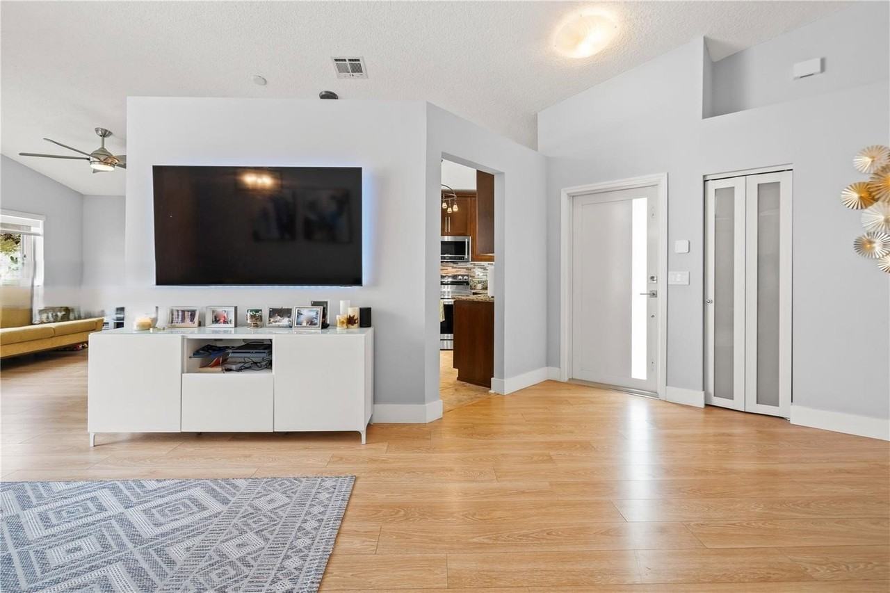 17851 Nw 19th St - Photo 5 of 8