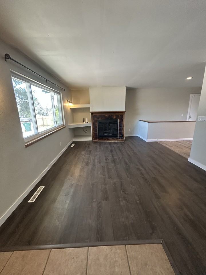 1168 Hole Cir - Photo 5 of 18