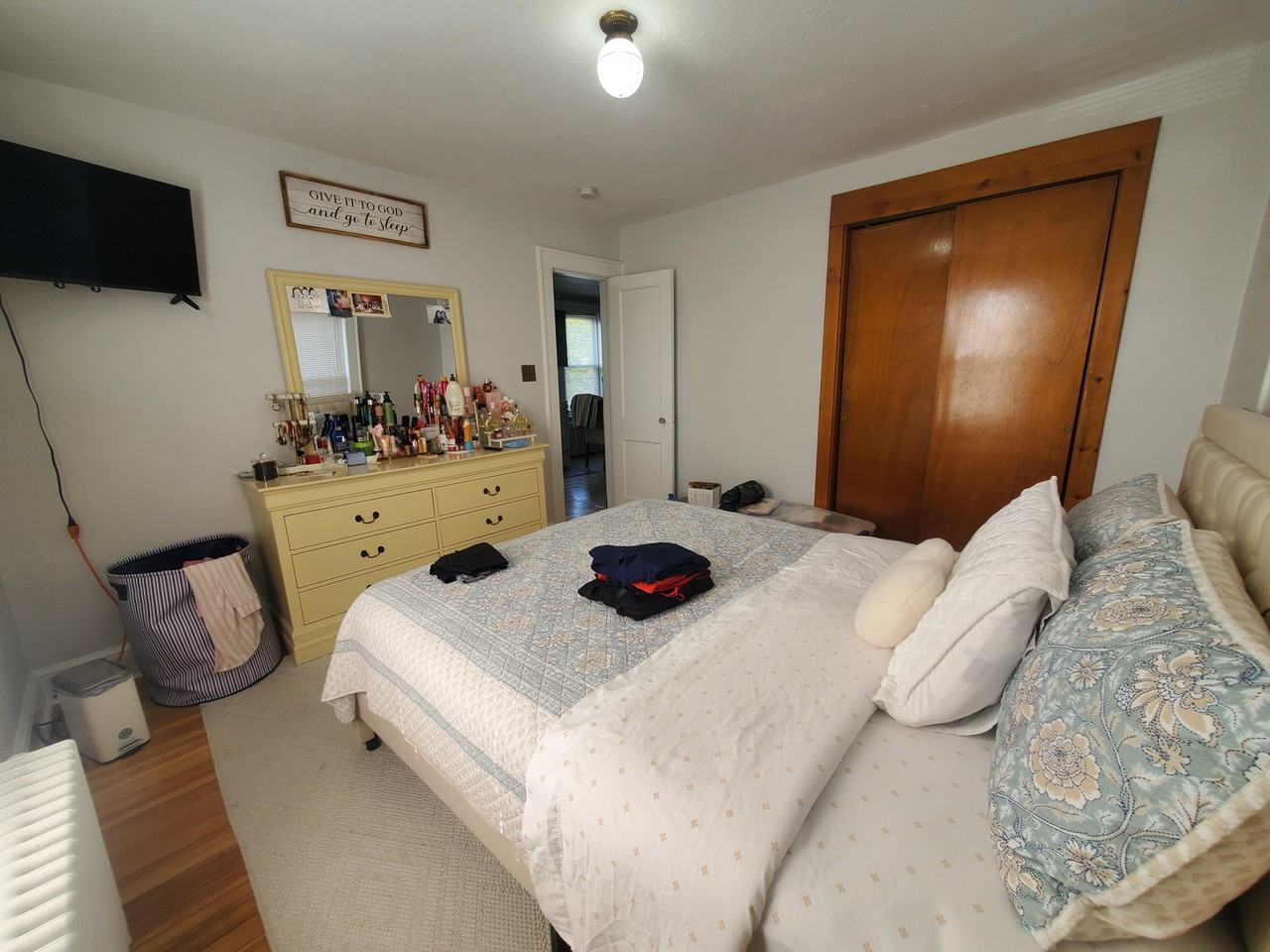 18 Harold Ave #1 - Photo 5 of 8