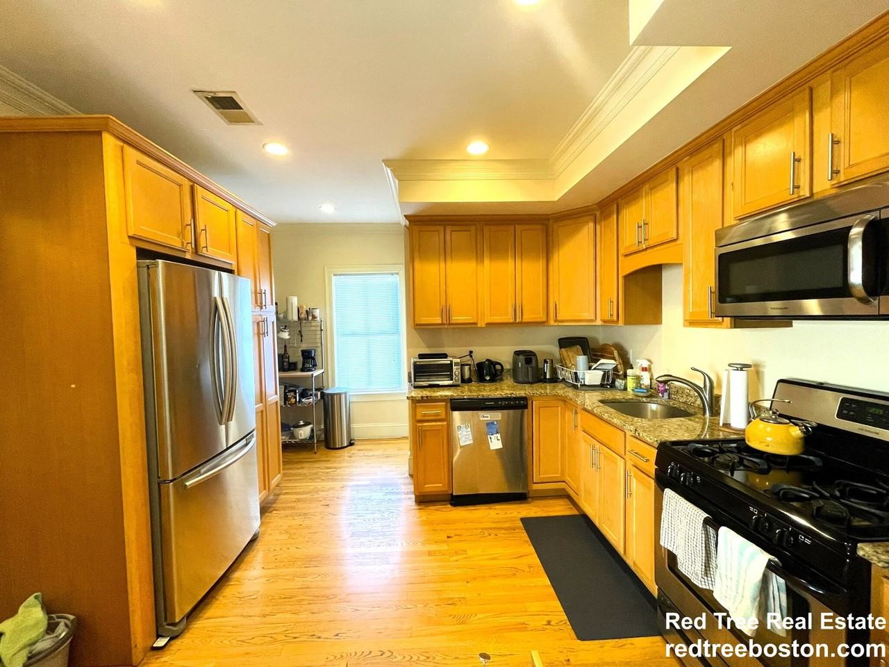 27 Lothrop St #U2 - Photo 2 of 8