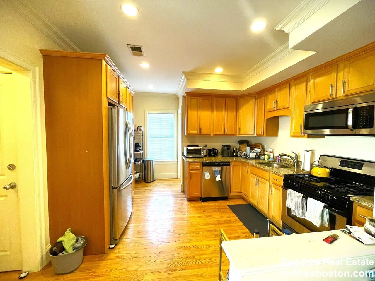 27 Lothrop St #U2 - Photo 3 of 8