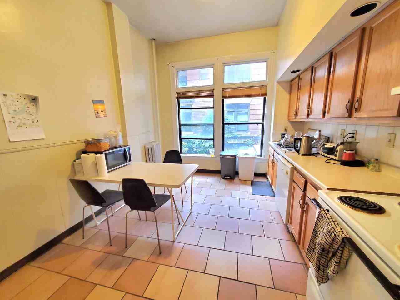217 Harvard St #U2 - Photo 3 of 8