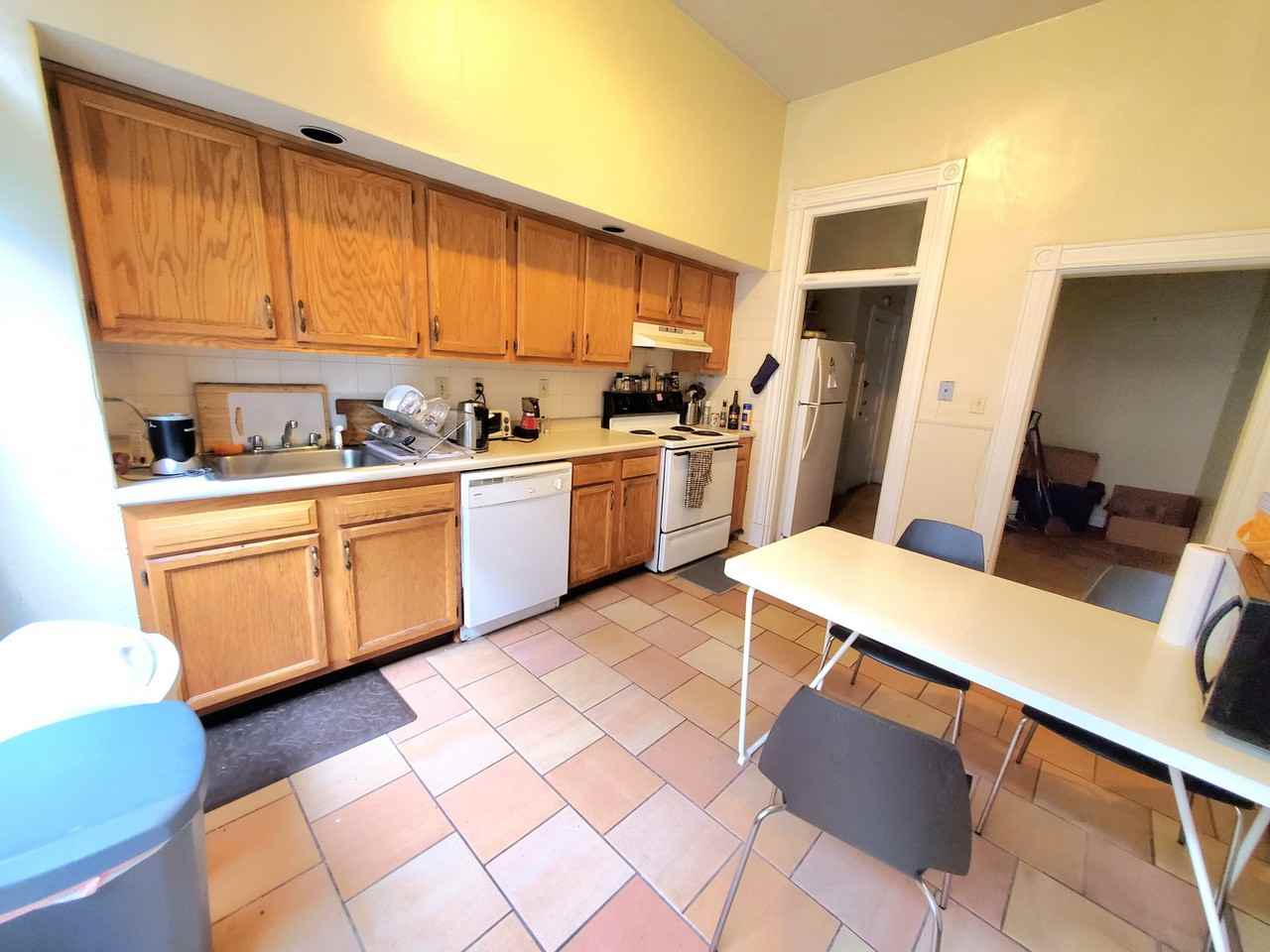 217 Harvard St #U2 - Photo 4 of 8