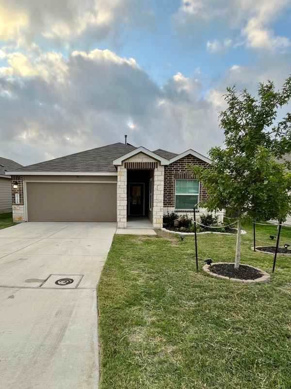 5726 Cicada Cir