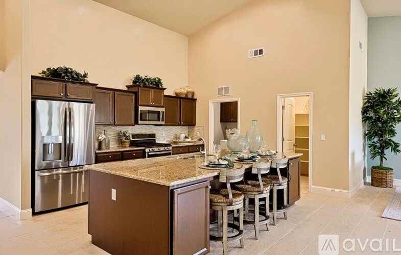 4932 Dexter Ct - Photo 3 of 6