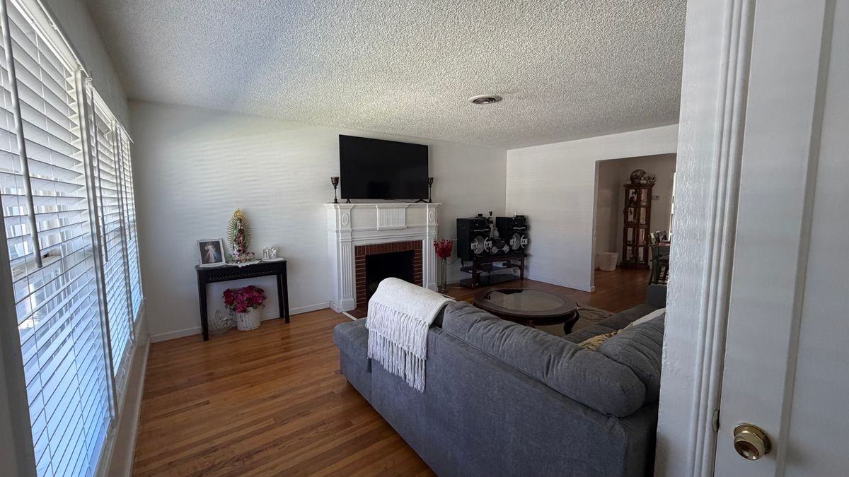 2036 Country Club Blvd - Photo 2 of 12