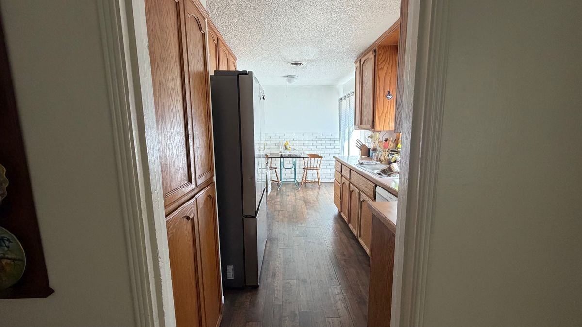 2036 Country Club Blvd - Photo 5 of 12