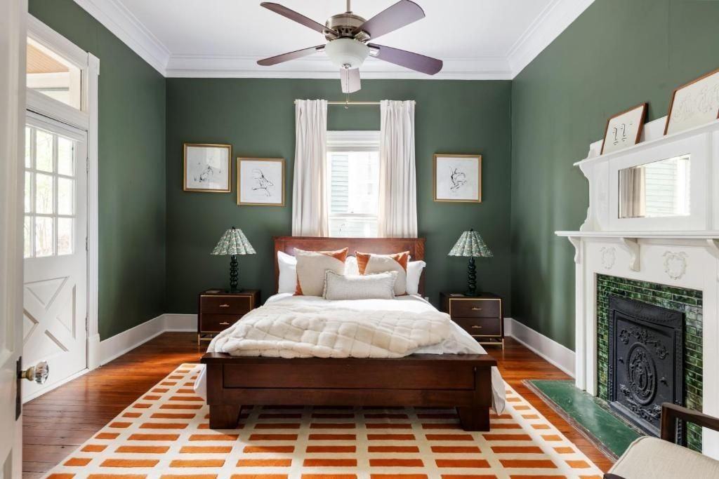 307 Georgia Ave Se - Photo 2 of 50