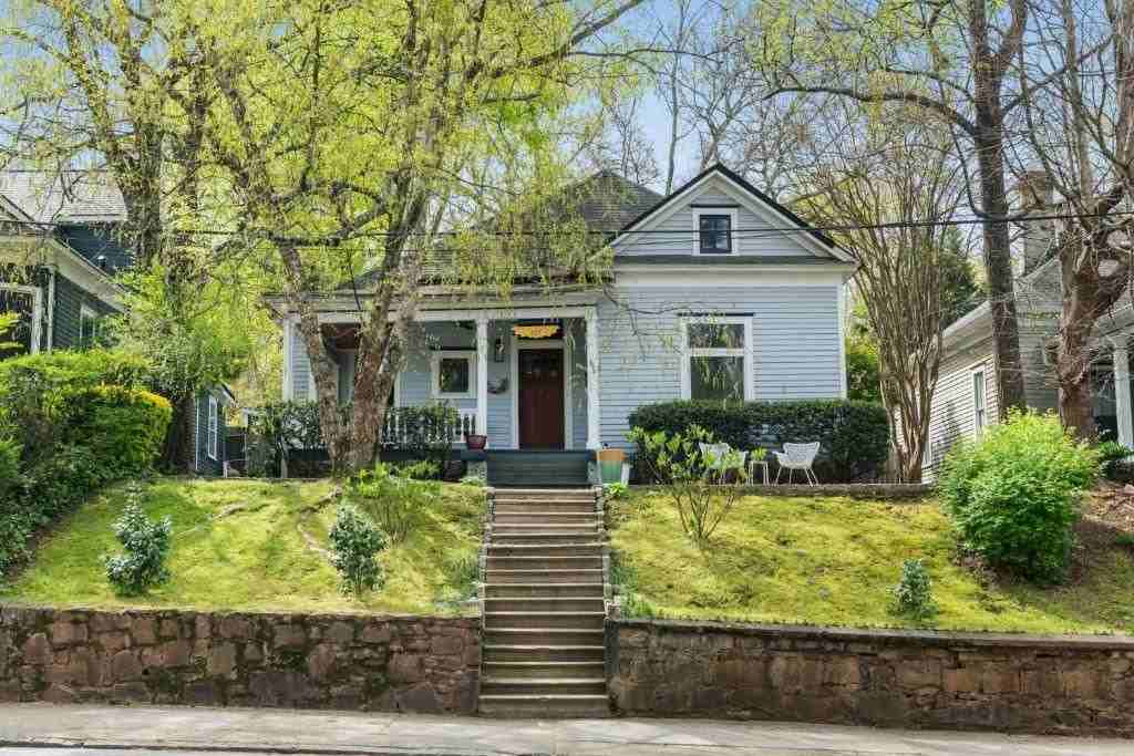 307 Georgia Ave Se - Photo 5 of 50