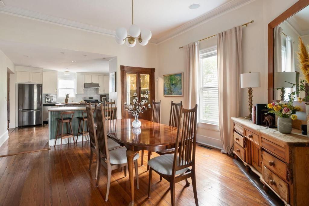 307 Georgia Ave Se - Photo 7 of 50
