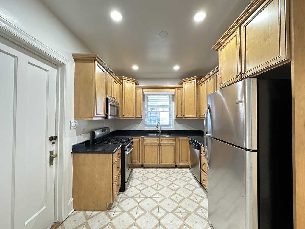 WALNUT + CENTRAL #2 - Photo 2 of 21