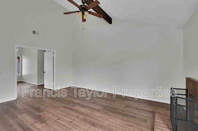 929 Mulberry Dr - Photo 7 of 37