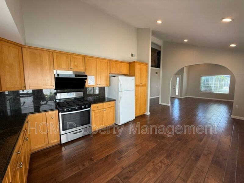 3629 S Ross St - Photo 7 of 30