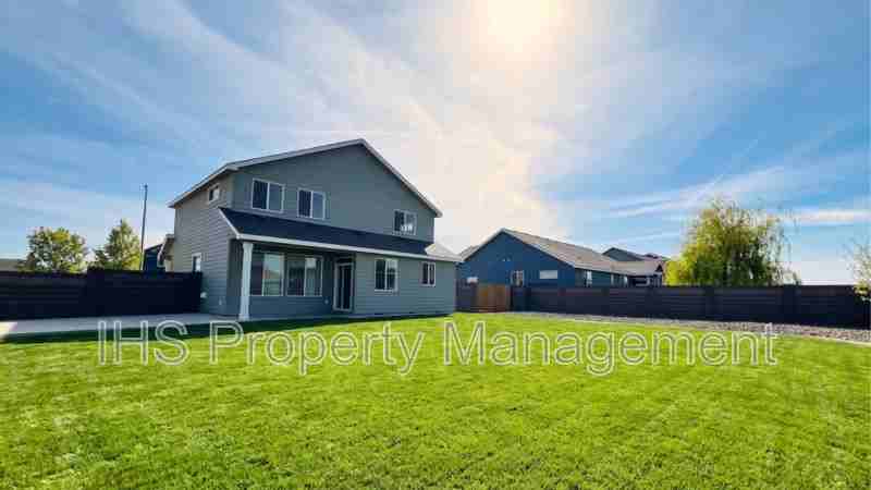 9801 Silverbright Dr - Photo 2 of 38