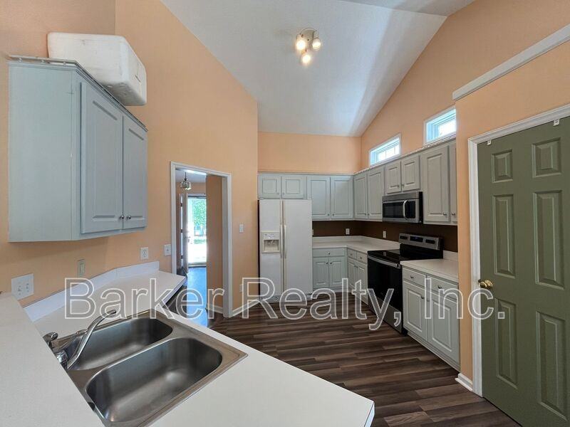 232 Walnut Creek Dr - Photo 3 of 8