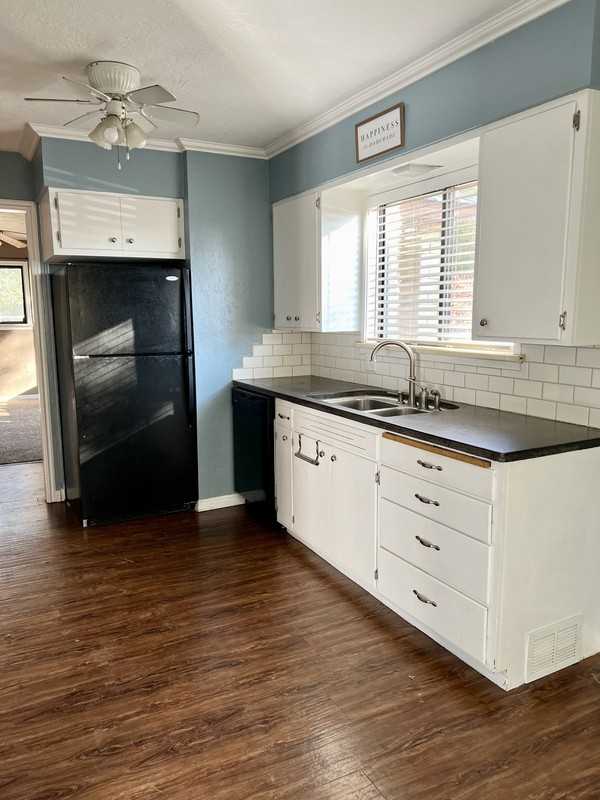 366 Southeast - Photo 4 of 23