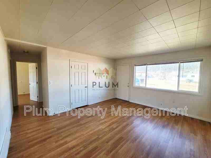 34504 Morigeau St #B - Photo 3 of 8